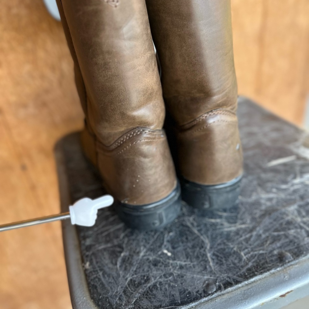 Basics Justin Brame Boots. Size 10b. - image 6